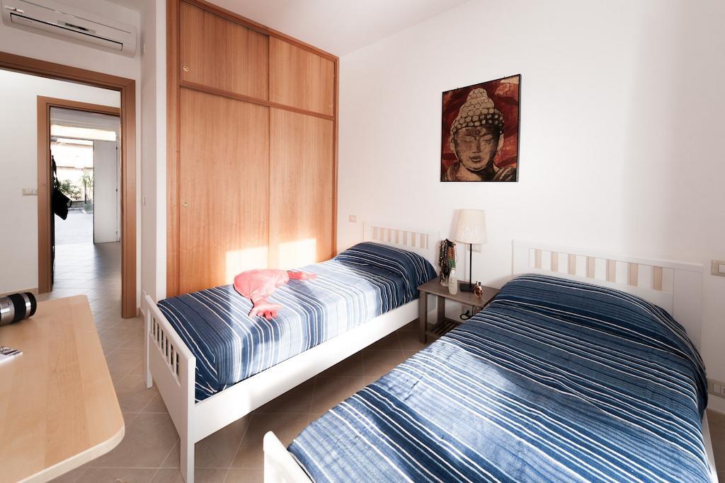 Livingapple Beach Minturno Quarto foto